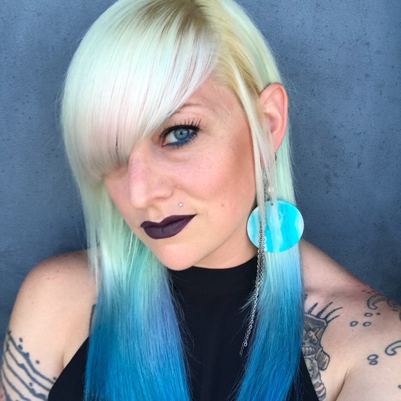 Meet your Posher, Amber - Picture 2 of 7